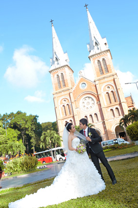 Ngoại cảnh nhà thờ Đức Bà và Bưu Điện